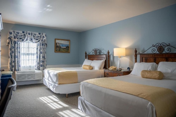 Dan'l Webster Inn and Spa image 11
